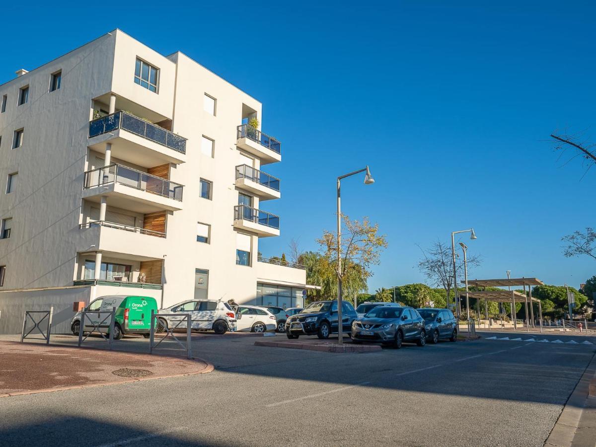 Apartment Rive Gauche By Interhome Frejus